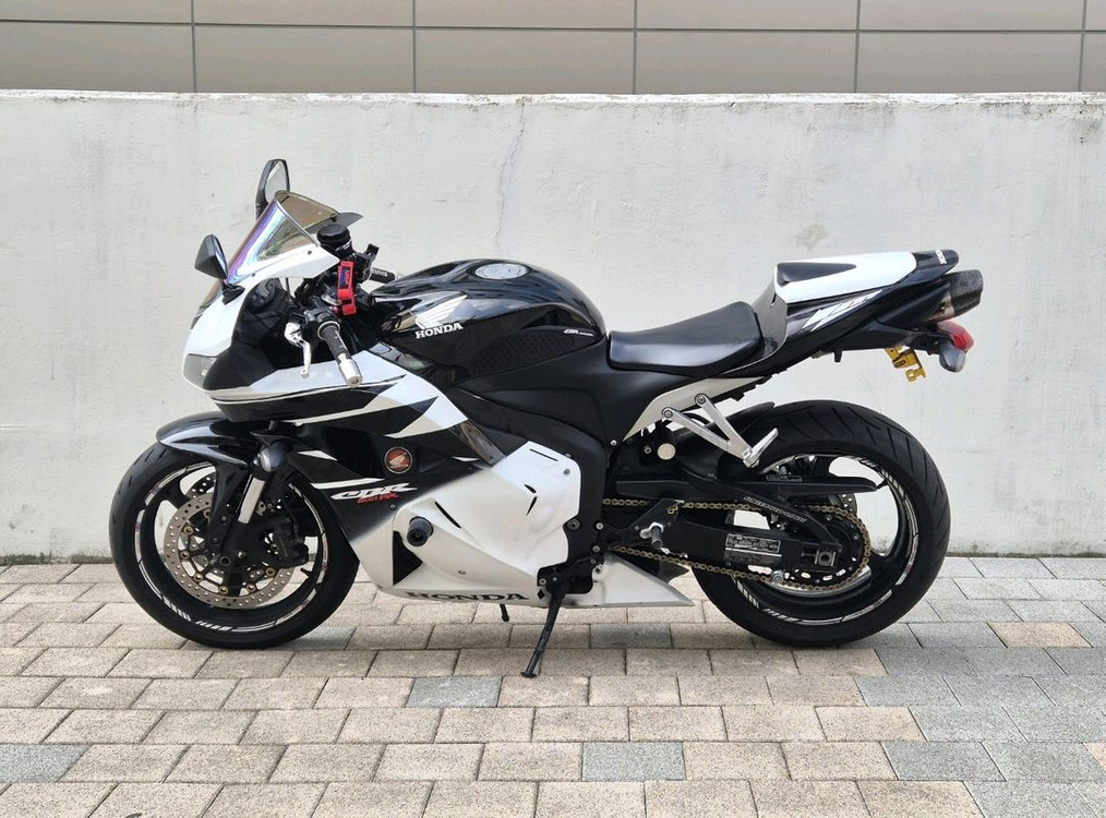 2009년식 CBR600RR 판매합니다. 이미지