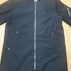 푸마 롱 바람막이 95 사이즈입니다