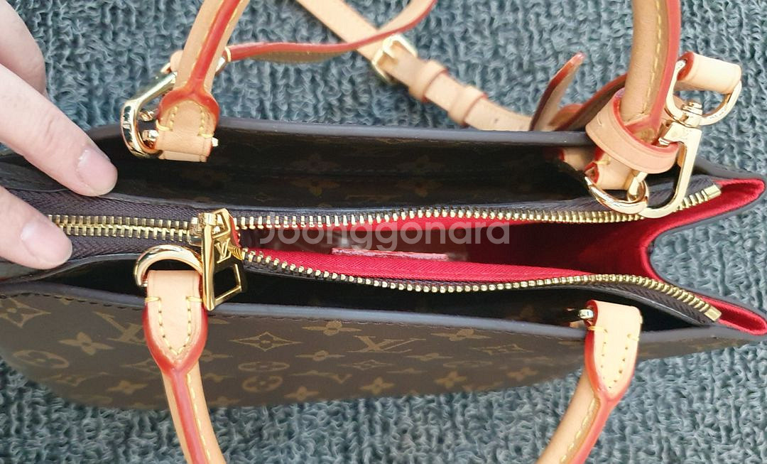 루비통가방 새거수준 두어번든게다임--3