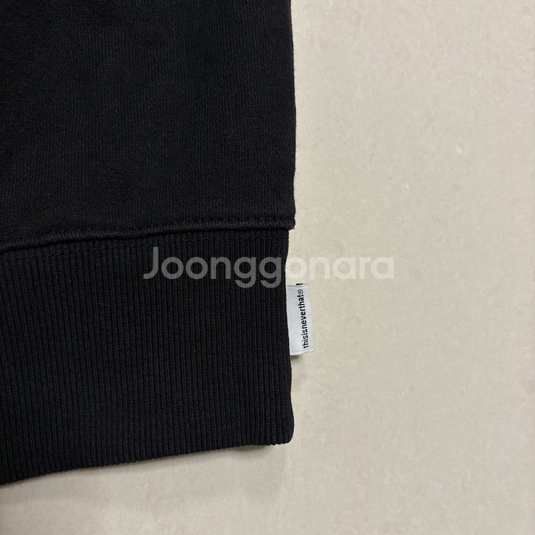 정품 디스이즈네버댓 자수 빅로고 블랙 맨투맨 스웻셔츠--4