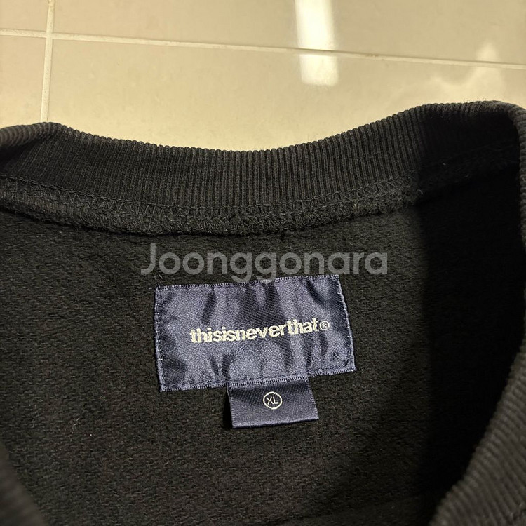정품 디스이즈네버댓 자수 빅로고 블랙 맨투맨 스웻셔츠--6
