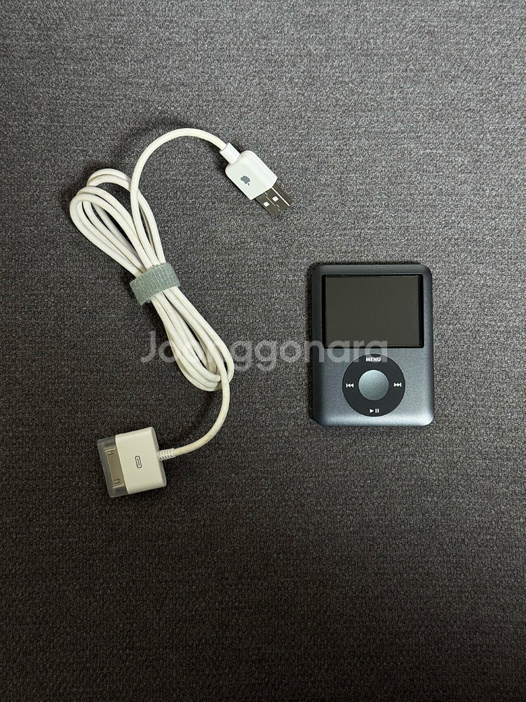 아이팟 나노 3세대 8GB 민트급 판매합니다--2