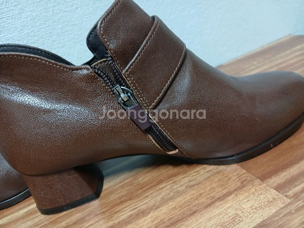 허쉬파피 벨트 장식 앵클 부츠 225--2