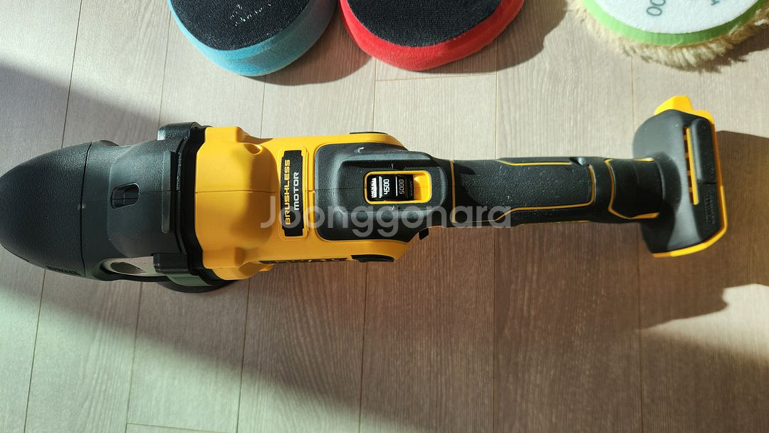 디월트 20V 무선 충전 원형 광택기 DCM848N (--2