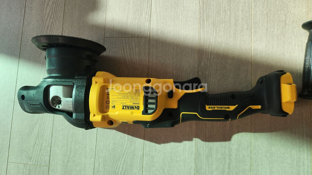 디월트 20V 무선 충전 원형 광택기 DCM848N (--3