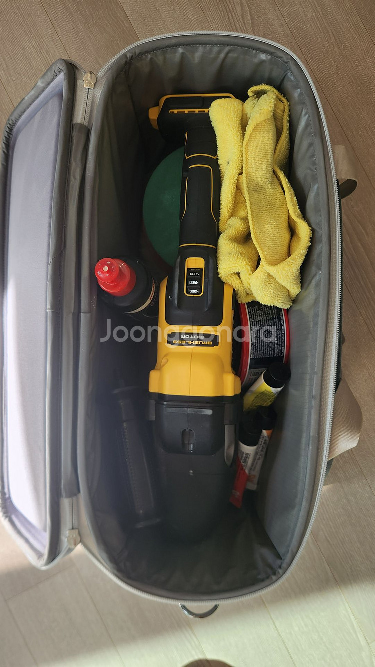 디월트 20V 무선 충전 원형 광택기 DCM848N (--9
