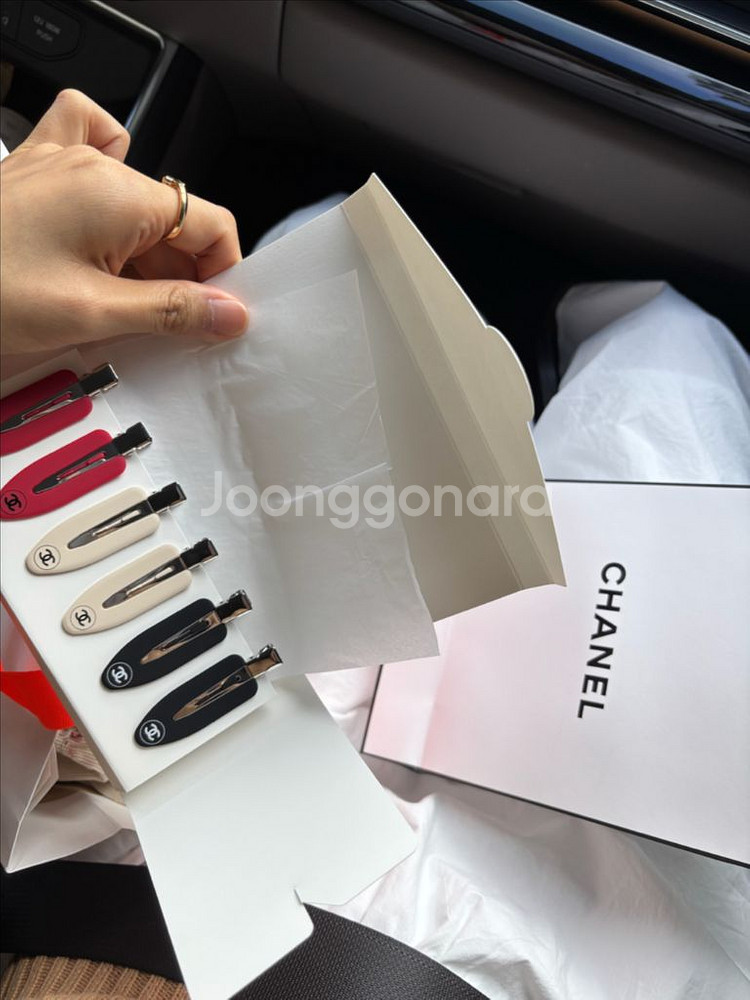 샤넬 뷰티 헤어핀 새상품 팝니다--0