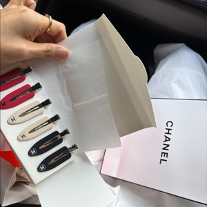 샤넬 뷰티 헤어핀 새상품 팝니다