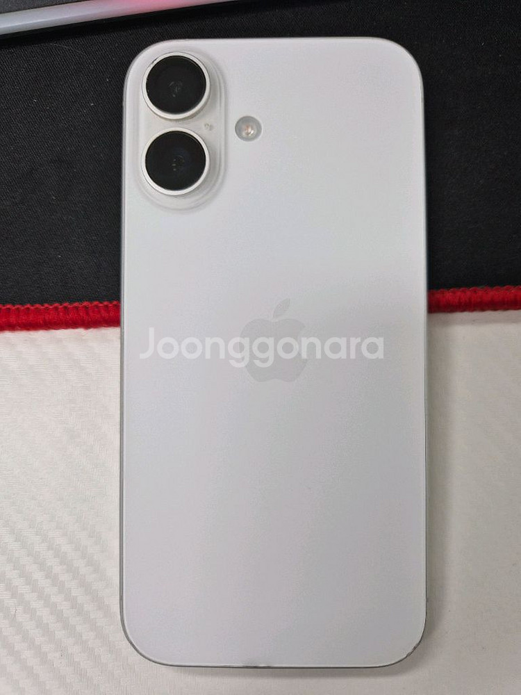 아이폰16 화이트--1