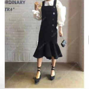 블랙 플레어 멜빵 원피스