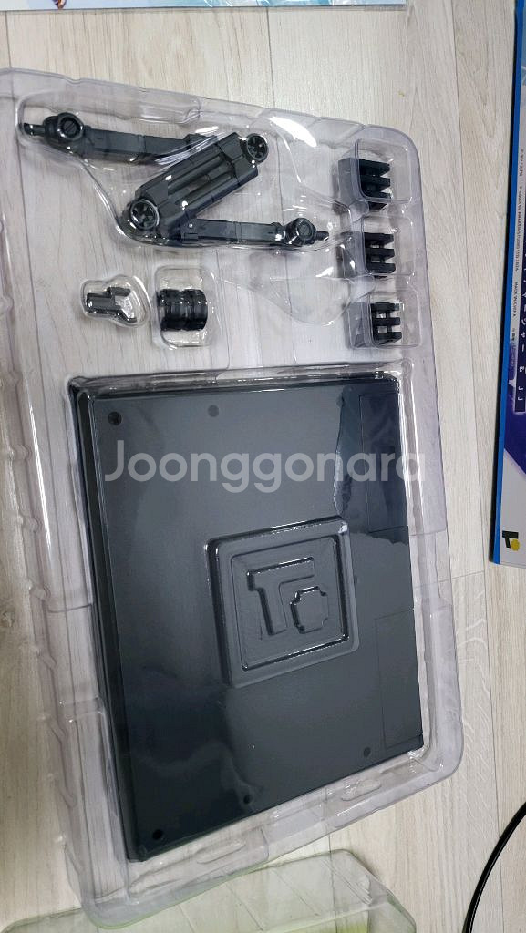 포즈플러스 트라이차저 붉은광탄 질리안--6