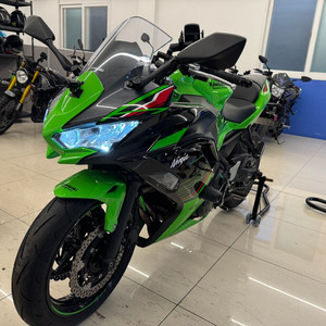 닌자650 신차급차량 팝니다