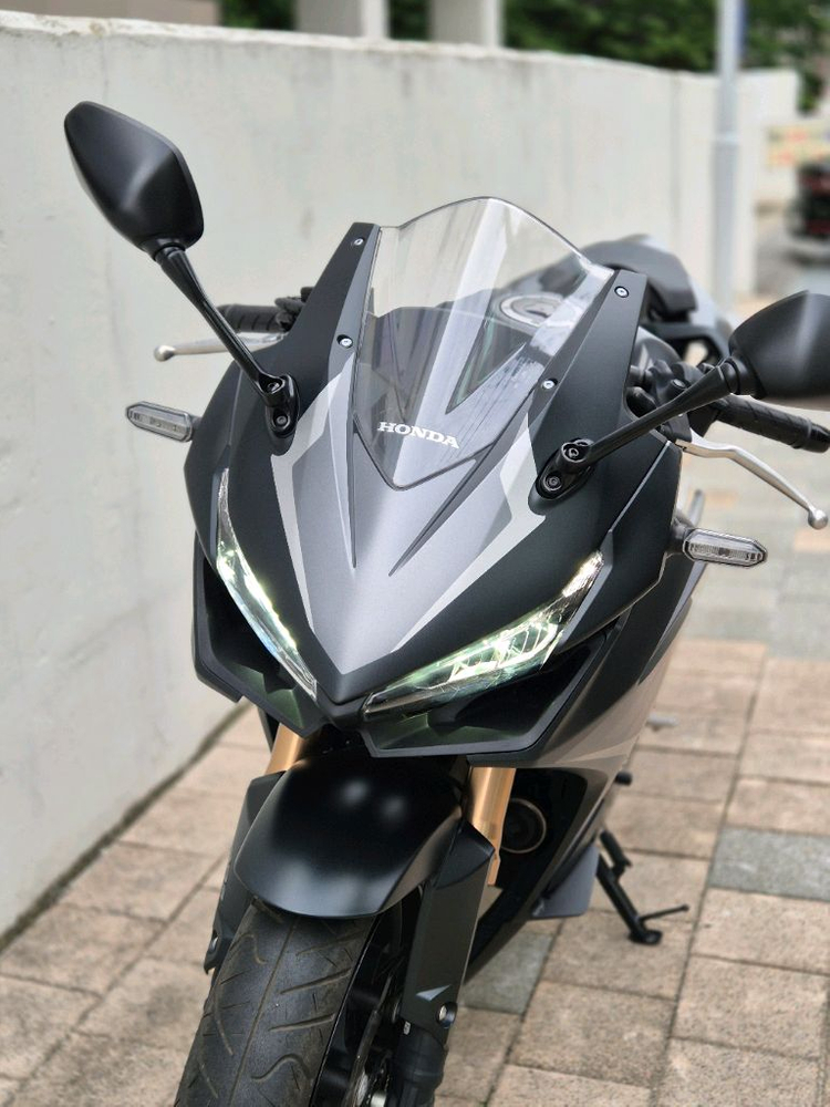 4천키로탄 2023 CBR500R 멧블랙 판매합니다. 이미지