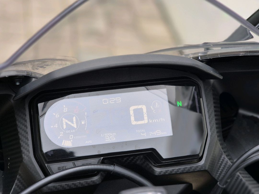 4천키로탄 2023 CBR500R 멧블랙 판매합니다. 이미지