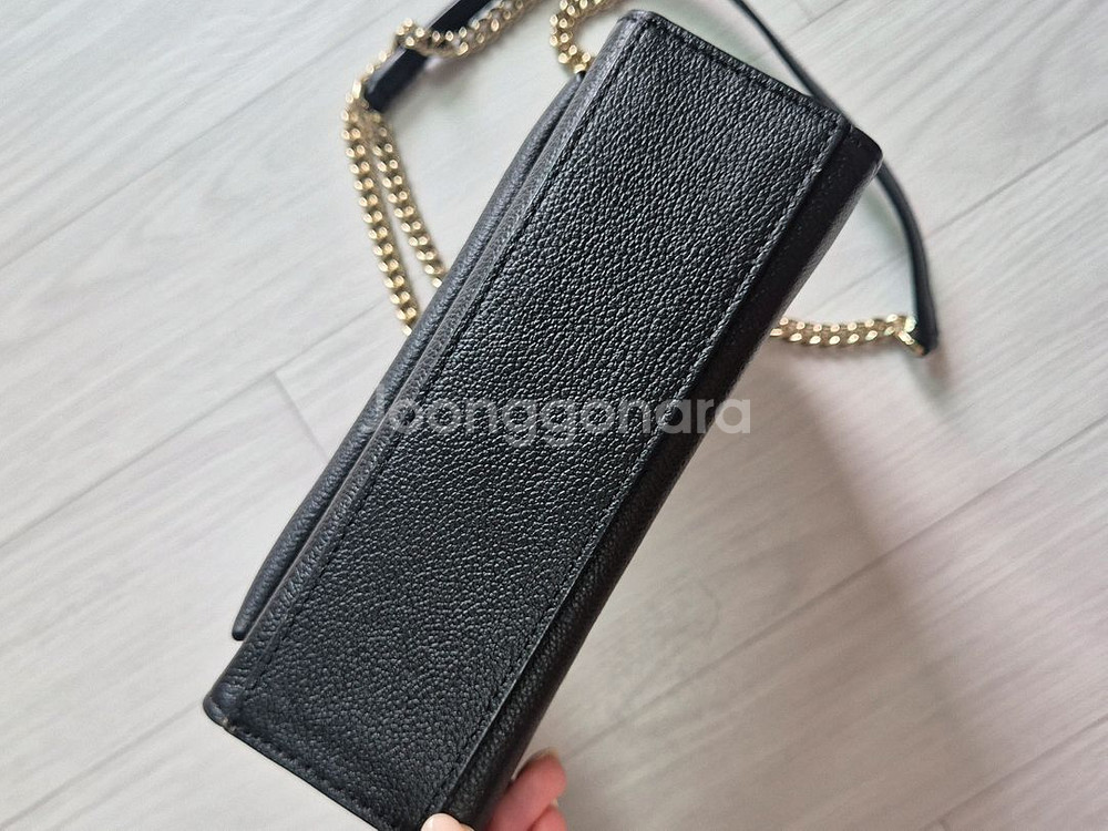 메트로시티 숄더백 급처합니다--2