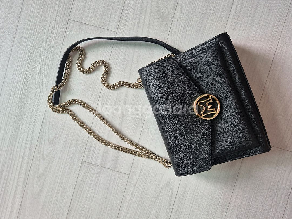 메트로시티 숄더백 급처합니다--1