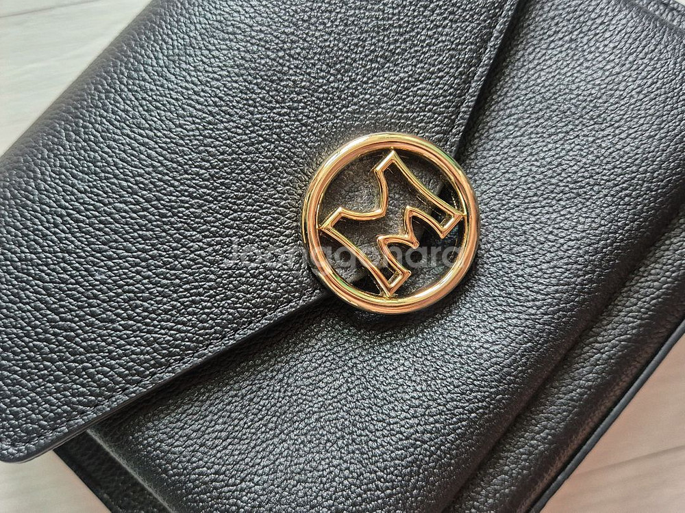 메트로시티 숄더백 급처합니다--3