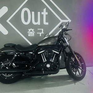 할리 883 아이언