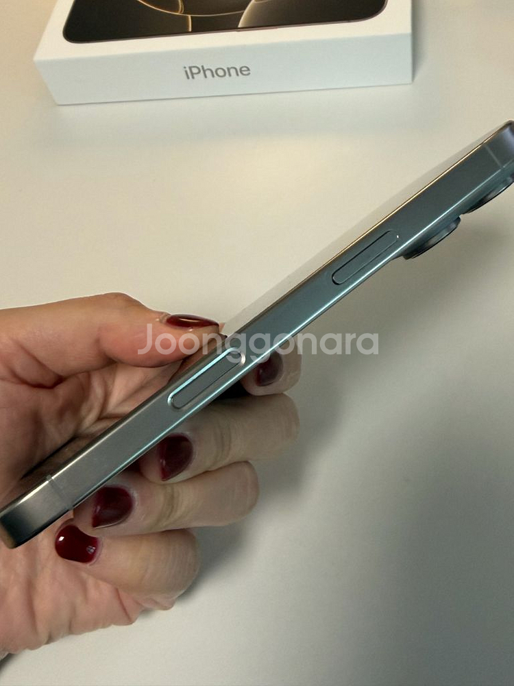 아이폰 16프로 네추럴티타늄 256GB(셔터음X)--1