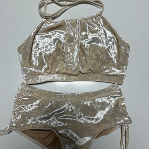 르니끄 벨벳 폴웨어 M 단종템