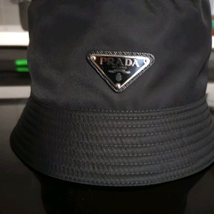 프라다 버킷햇 M사이즈 새상품