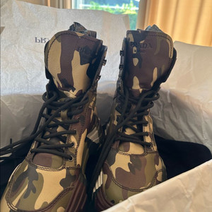 프라다 카모플라쥬 하이탑 스니커즈