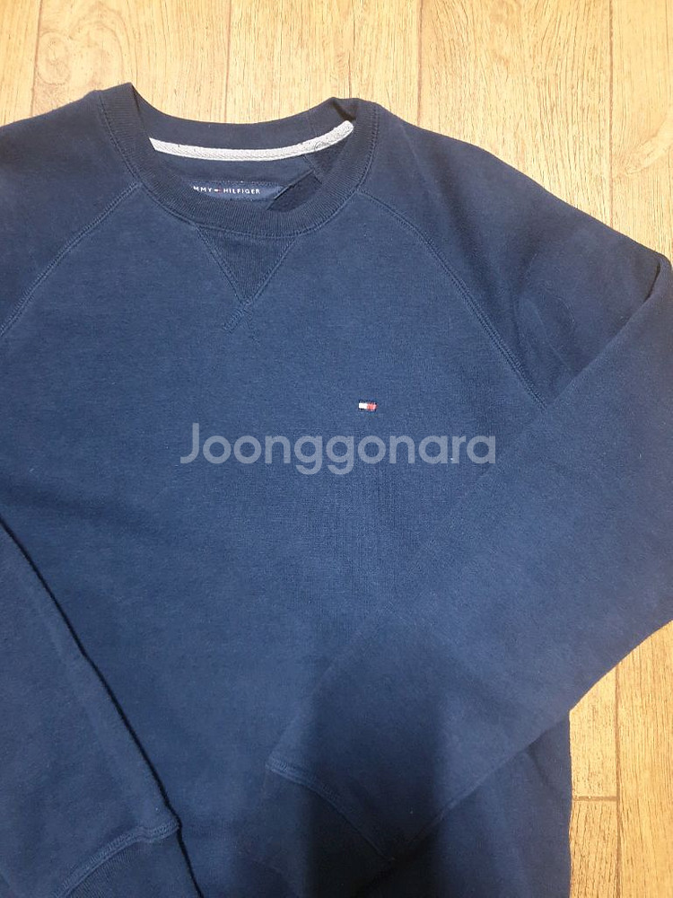 타미힐피거 라운드티 95 사이즈입니다--2
