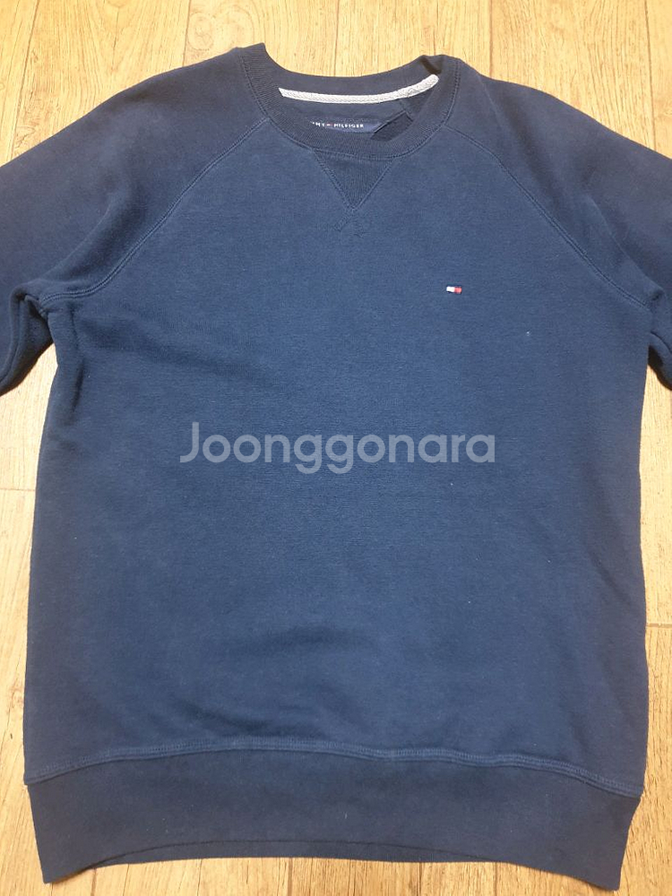 타미힐피거 라운드티 95 사이즈입니다--0