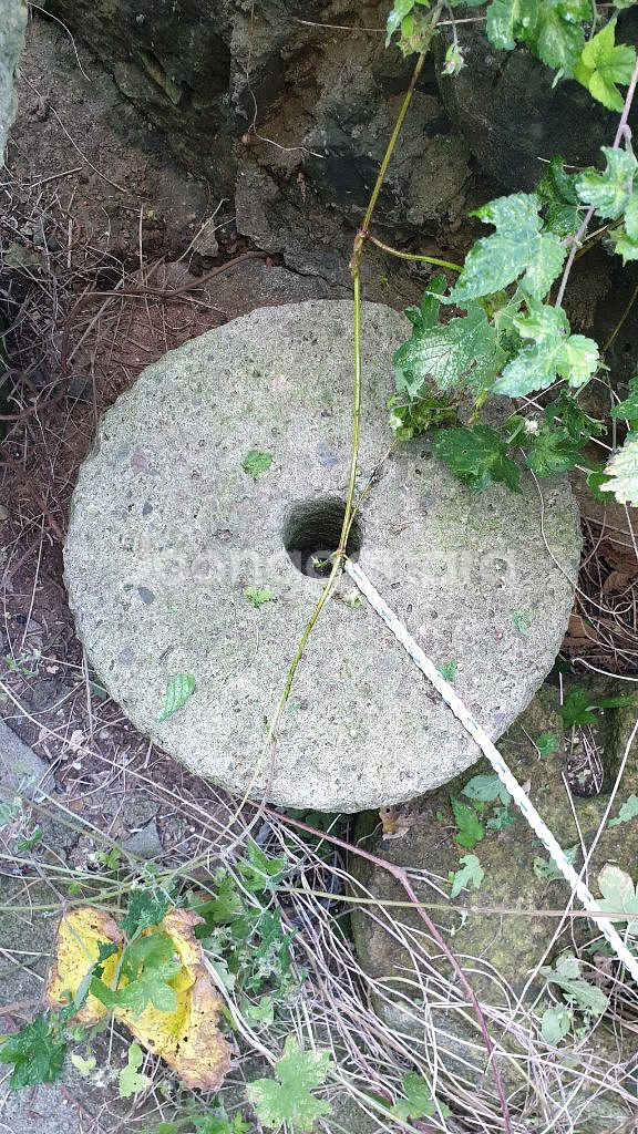 돌절구통, 소여물통, 돌역기--4