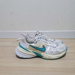 나이키 v2k 런 운동화 275