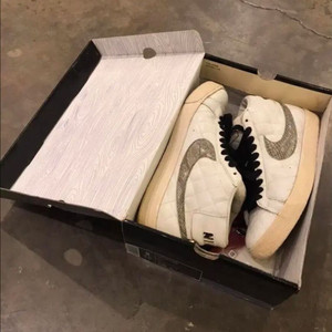 270 나이키 x 슈프림 SB 블레이저 세일 2006