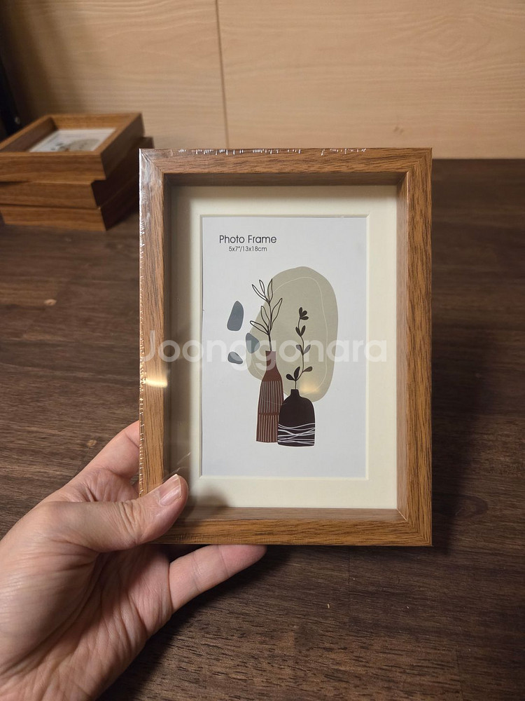 5x7 고급 액자(브라운) 팝니다.--0