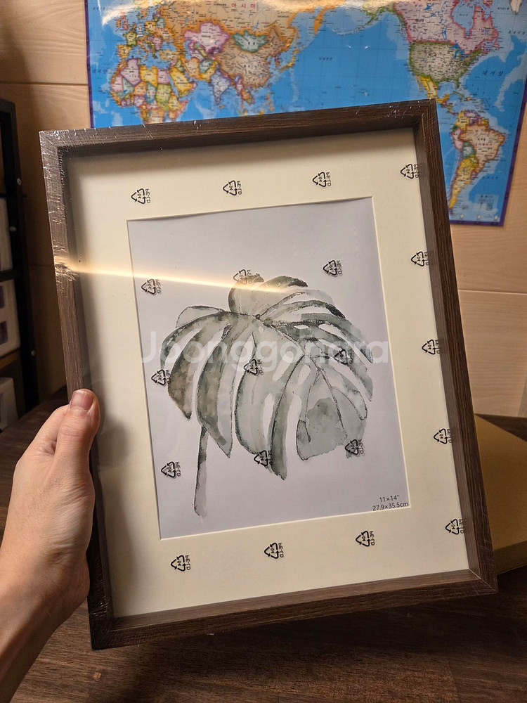 11x14 고급 액자(브라운) 팝니다.--0