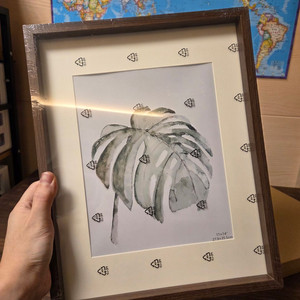 11x14 고급 액자(브라운) 팝니다.