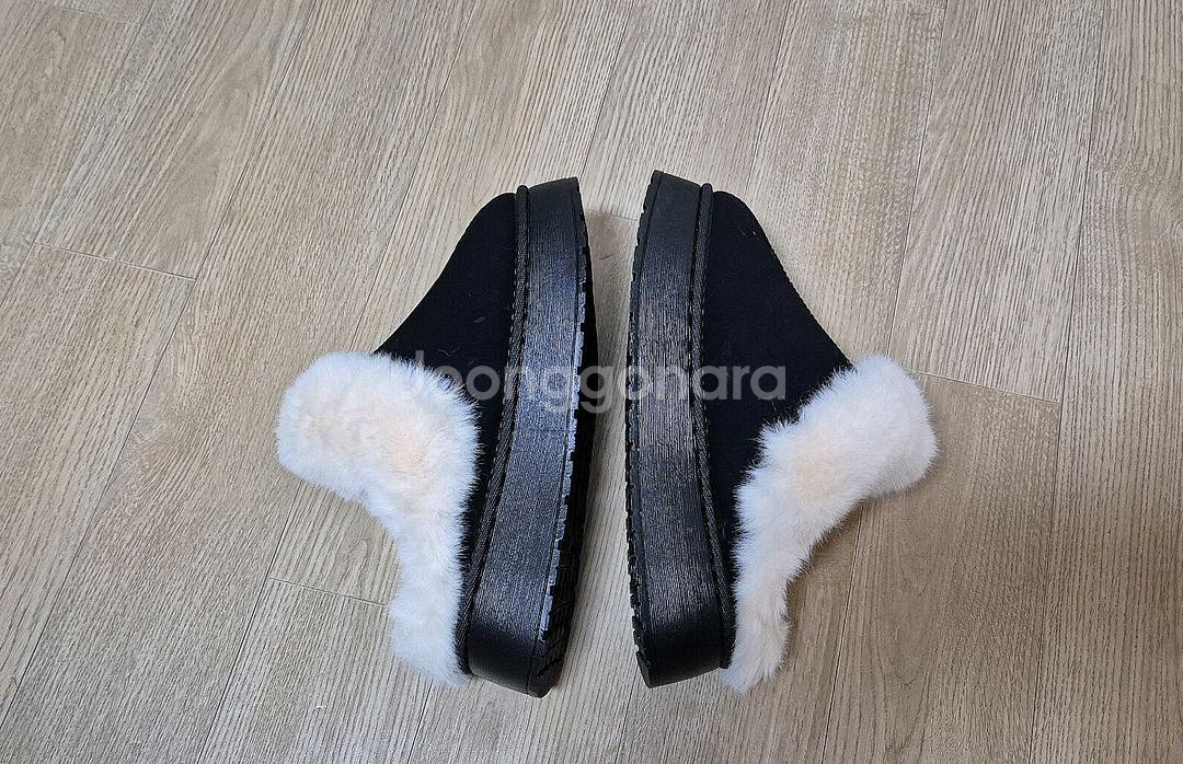 [새상품] 블랙 통굽 키높이 어그 슬리퍼(235)--8