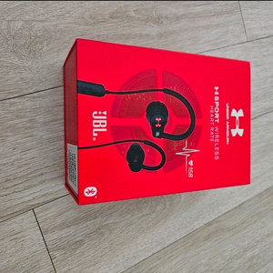 (새상품)JBL 블루투스 이어폰 팝니다.
