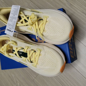 브룩스 러닝화 글리세린 GTS 22 여성 230