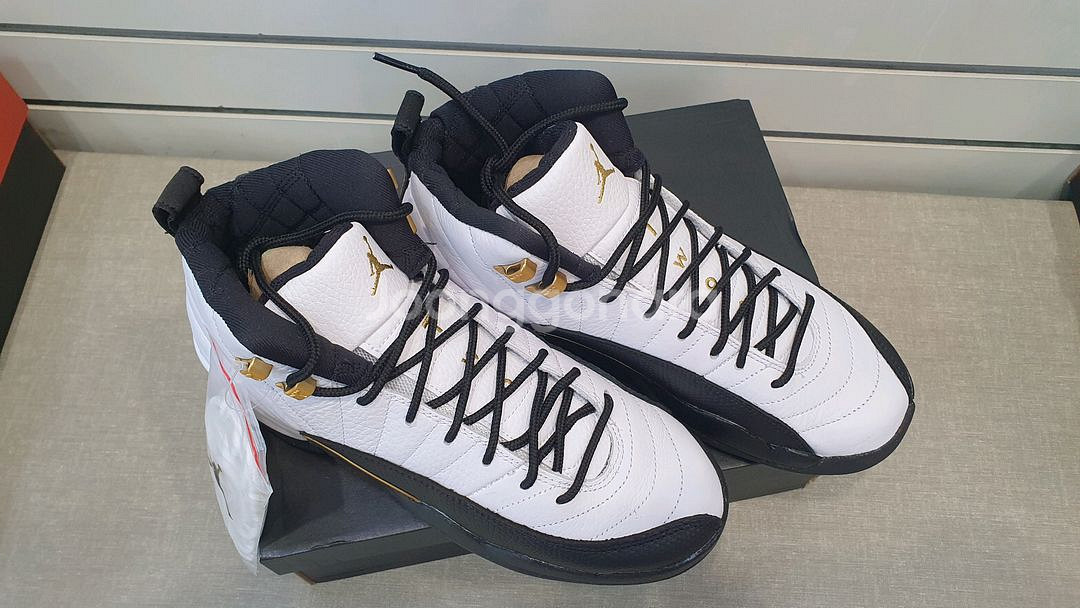 조던 12 레트로 골드 택시 245,250새상품--4