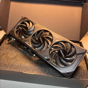 GIGABYTE RTX 5070 WINDFORCE