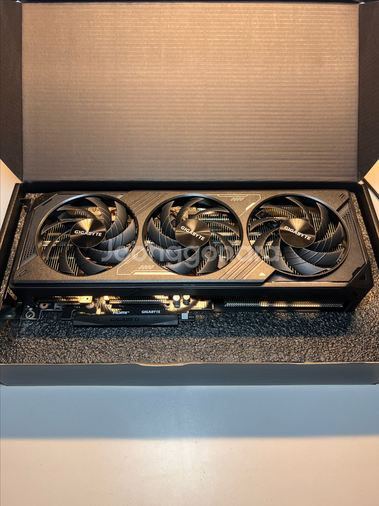 GIGABYTE RTX 5070 WINDFORCE--1