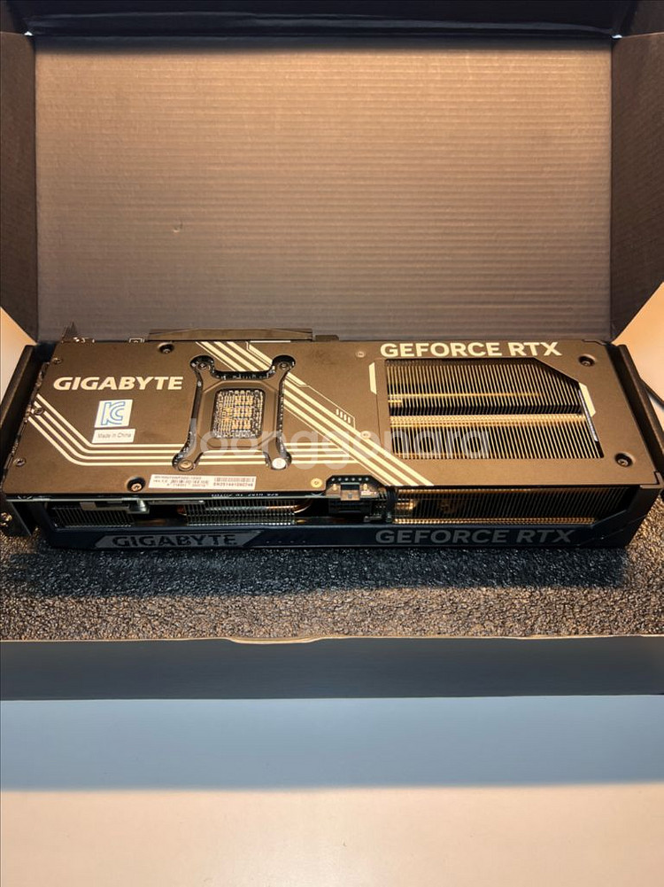 GIGABYTE RTX 5070 WINDFORCE--3