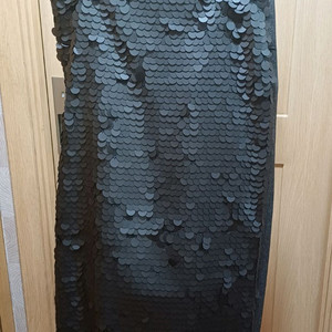 이태리 파비아나필리피 블랙 스팽글 캐시미어 스커트