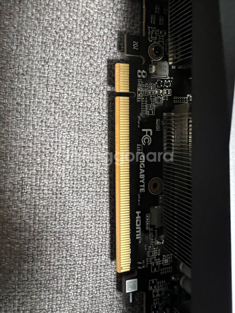 라데온 rx7600 3팬 팝니다--3
