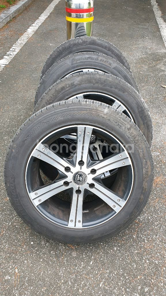 그랜드카니발 스타렉스 235 55 18 휠타이어 4본--1