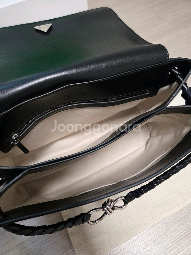 보테가베네타 안디아모 메신저 백 블랙 미듐 사이즈 팝니--5
