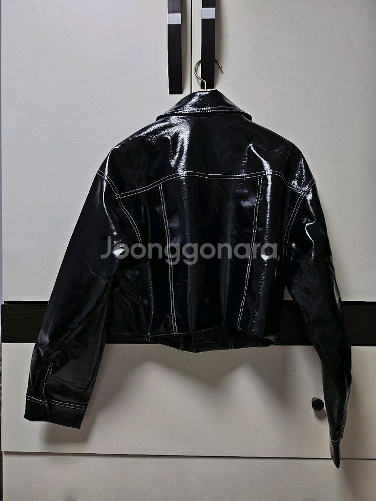 블랙 유광 애나멜 스티치 가죽 레더 자켓 (새옷)--1