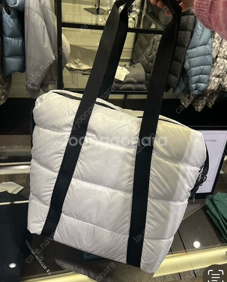 몽클레어 패딩 숄더백--2