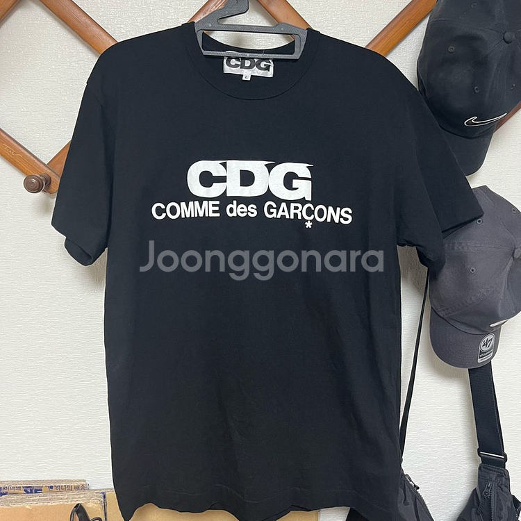꼼데가르송 CDG 반팔 티셔츠--1