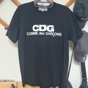 꼼데가르송 CDG 반팔 티셔츠