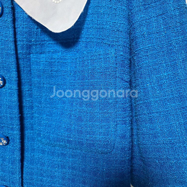 모조에스핀 주얼리버튼 자켓형 블라우스--6